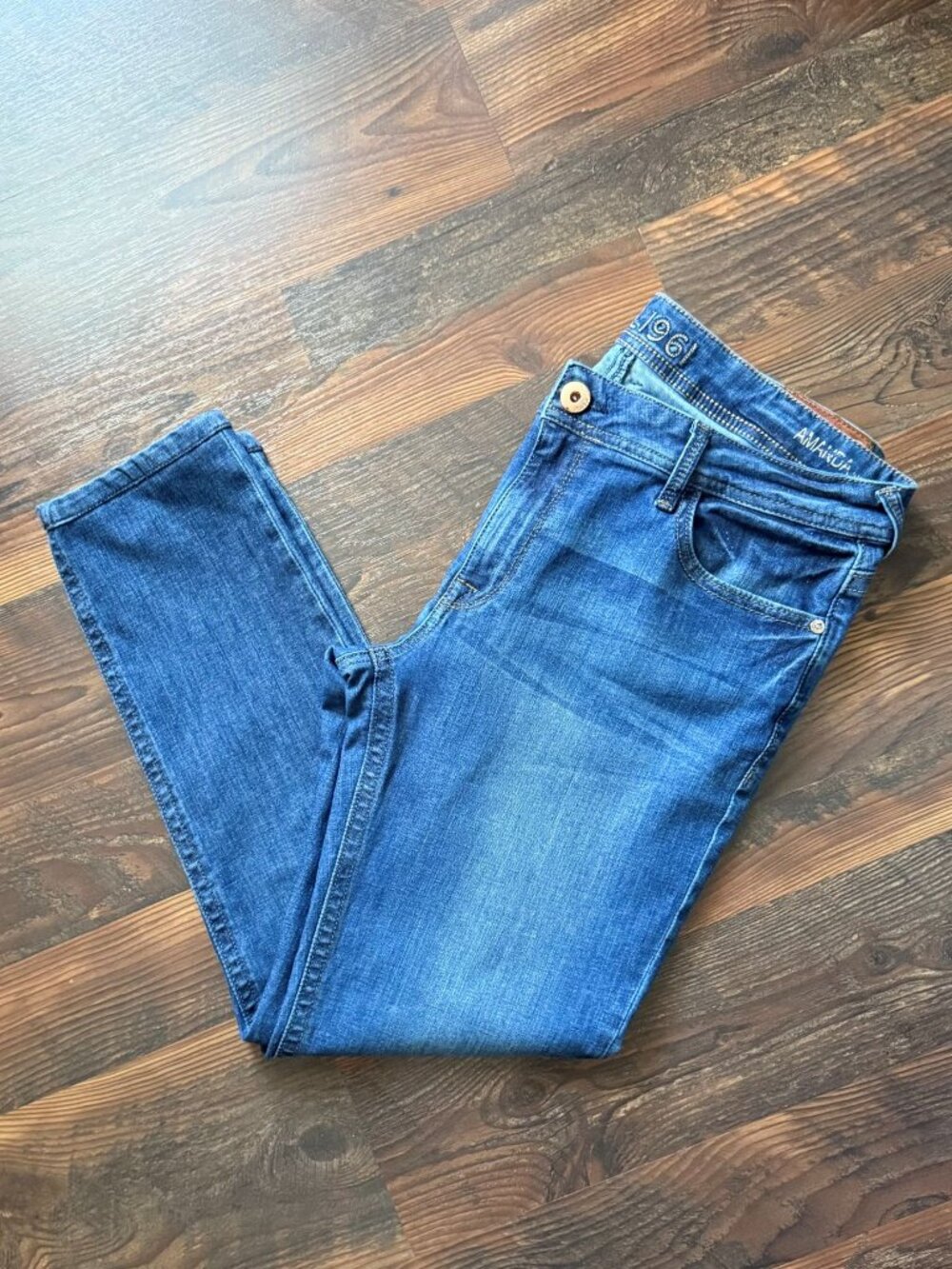 DL1961 Amanda Skinny Jeans